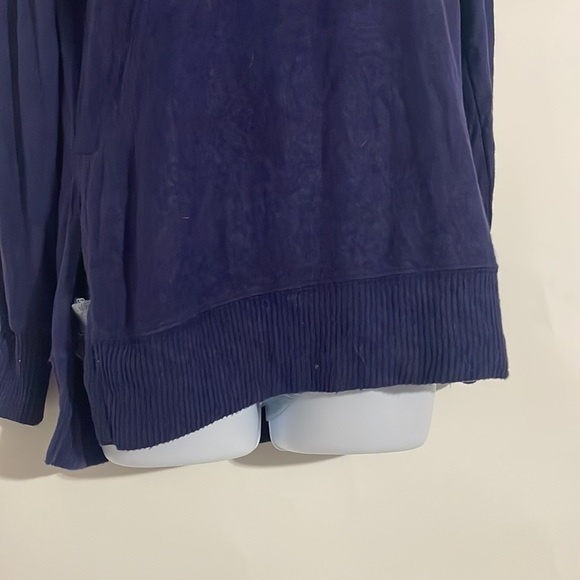 Moondance Women’s Navy Blue Sweater! - Picture 4 of 6